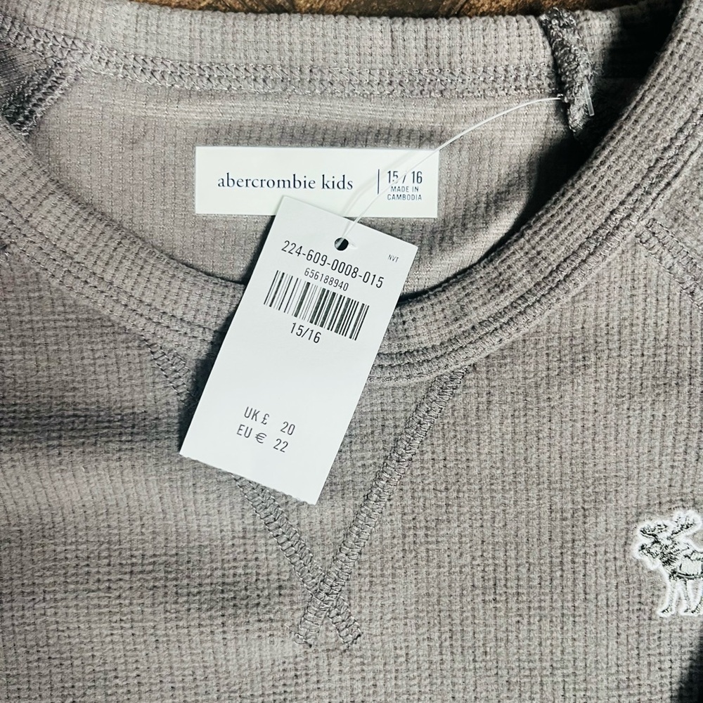 Abercrombie Kids Light Gray Crewneck Sweater